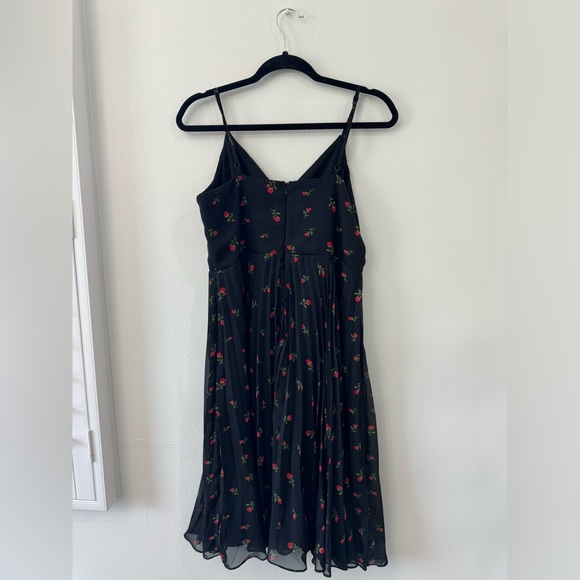 Lulu’s Midi Pleated Black Rose Dress - XL - Picture 2 of 2